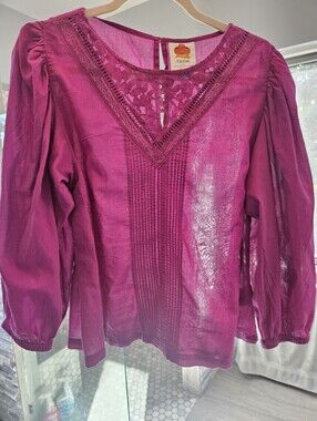 FARM Rio Bright Magenta Lace-Detail V-Neck Blouse